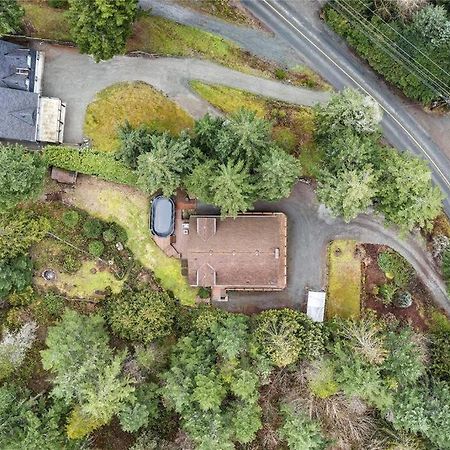 Chalet Style Cottage Near Shawnigan Lake מראה חיצוני תמונה