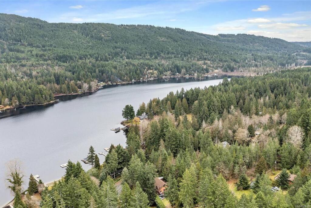 Chalet Style Cottage Near Shawnigan Lake מראה חיצוני תמונה