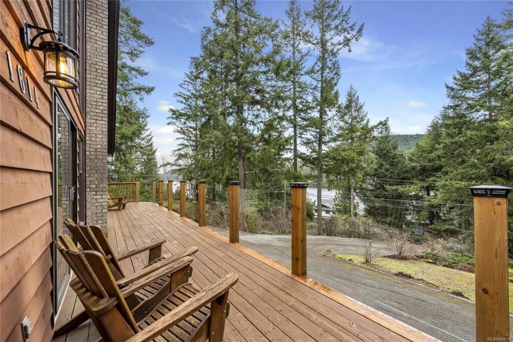 Chalet Style Cottage Near Shawnigan Lake מראה חיצוני תמונה