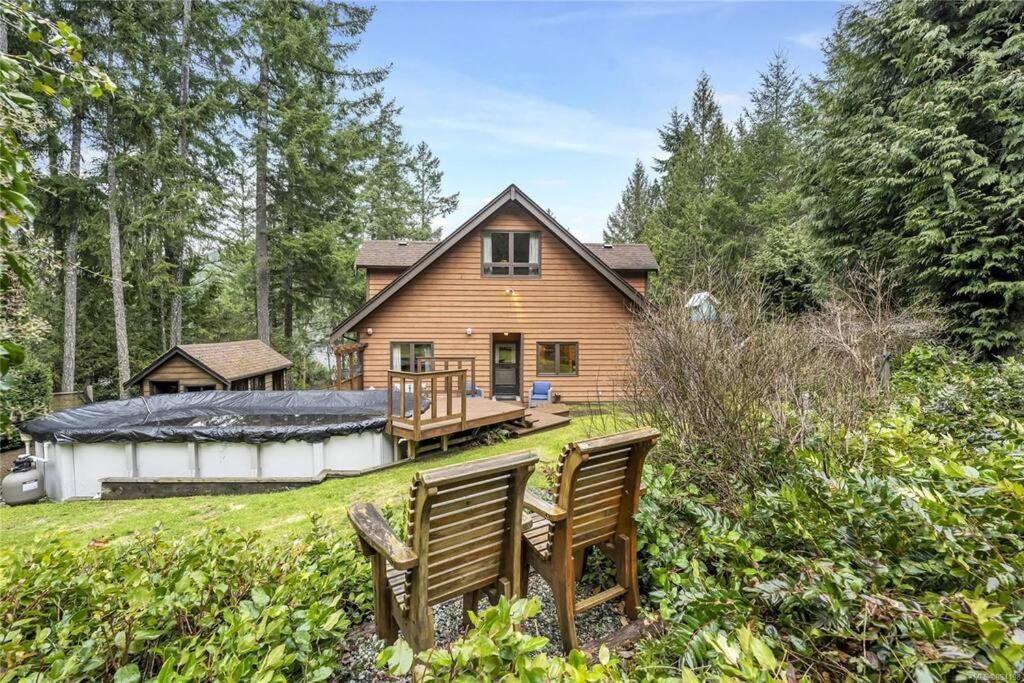 Chalet Style Cottage Near Shawnigan Lake מראה חיצוני תמונה