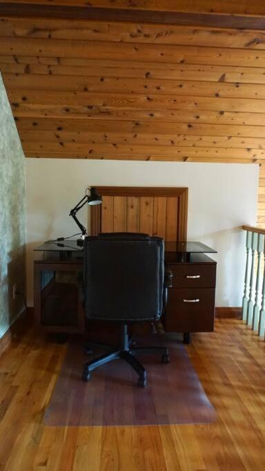 Chalet Style Cottage Near Shawnigan Lake מראה חיצוני תמונה